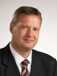 Ólafur E. Rafnsson forseti ÍSÍ látinn