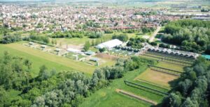 Nálægð skotvallanna í Osijek í Króatíu vekur athygli