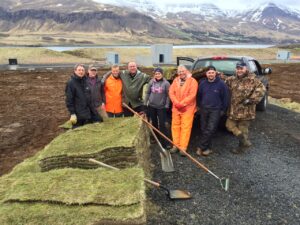 Þökulagning á morgun, þriðjudag